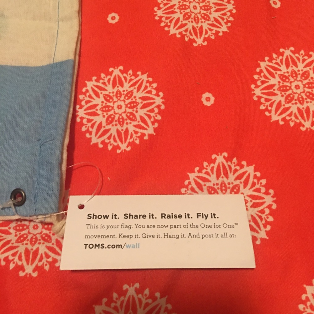 TOMS NWOT SZ 7 WEDGE SANDALS . FLAG INCLUDED . BOX NOT INCLUDED. - Picture 13 of 14